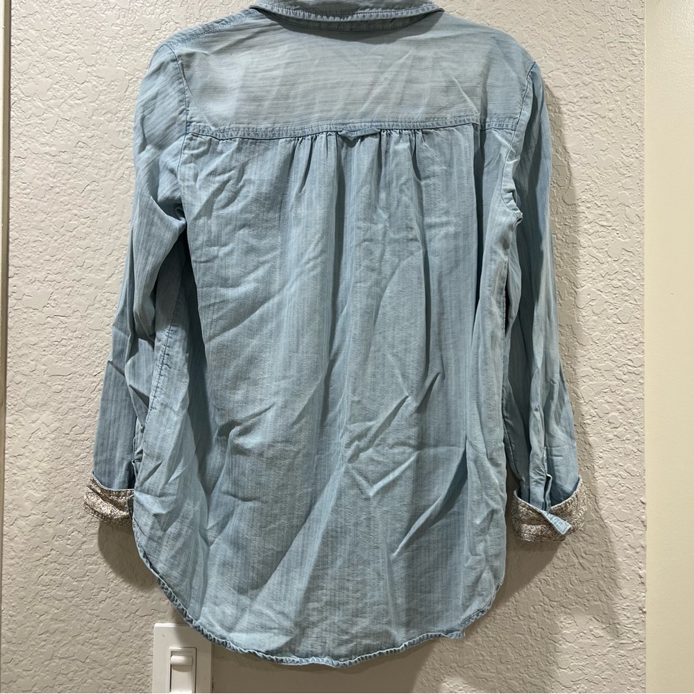 Anthropologie Pilcro The Cate Classic Chambray Button Front Shirt Size small ASO - Picture 3 of 10